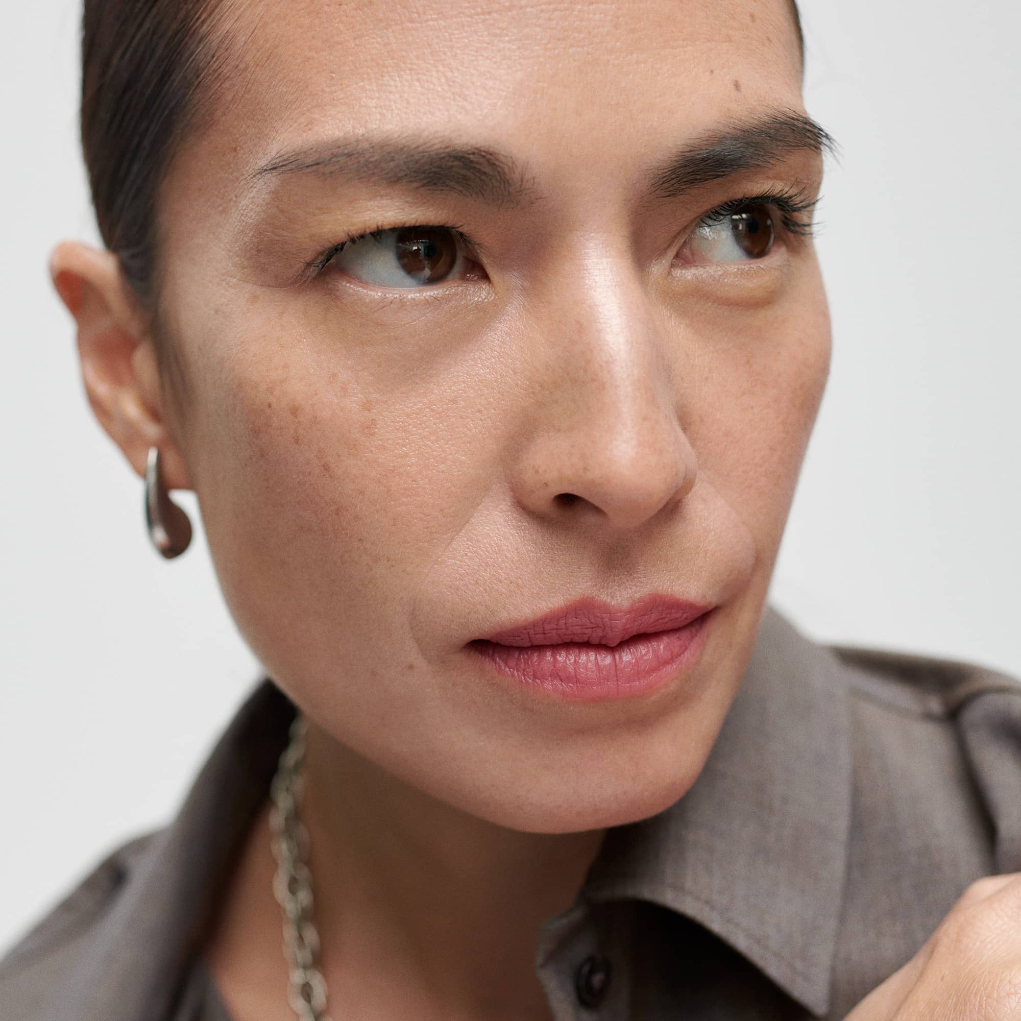 Classic | face::medium | Nanda wears Signature Lip Matte in Classic