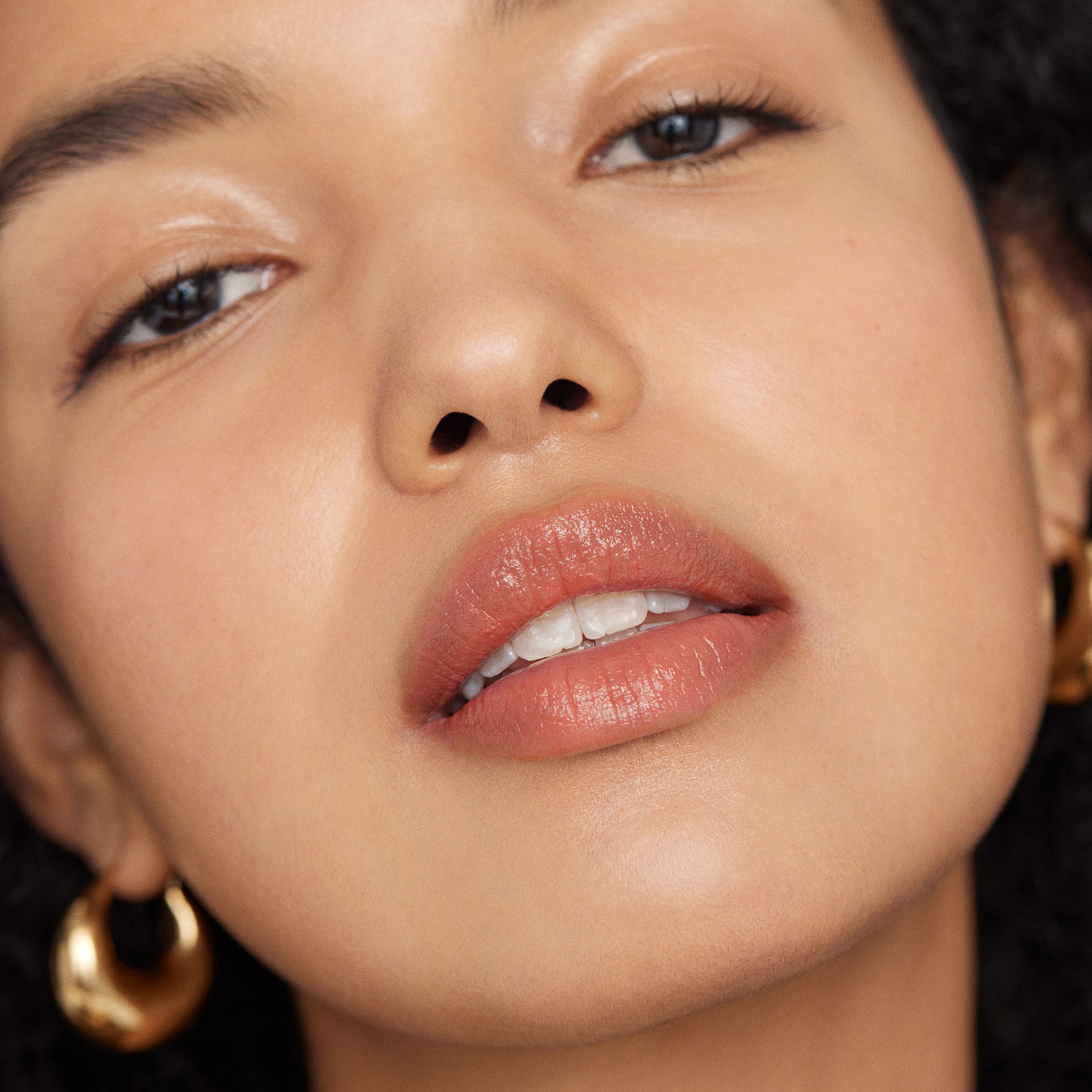 Master || Claudia wears Signature Lip in Ginger