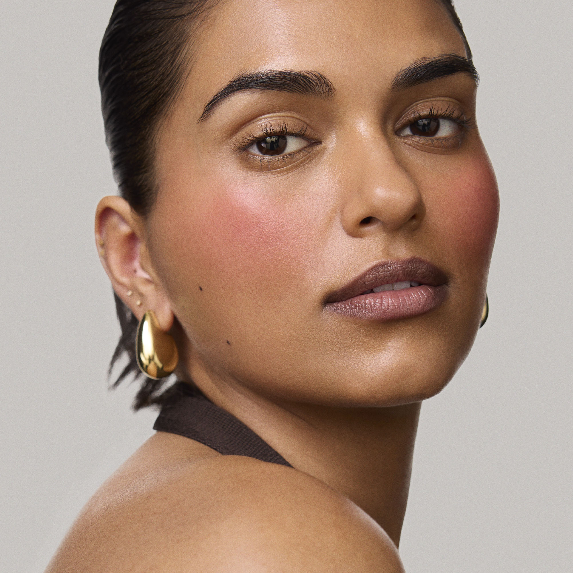 Master || Model is wearing Flush Balm in shade Après.