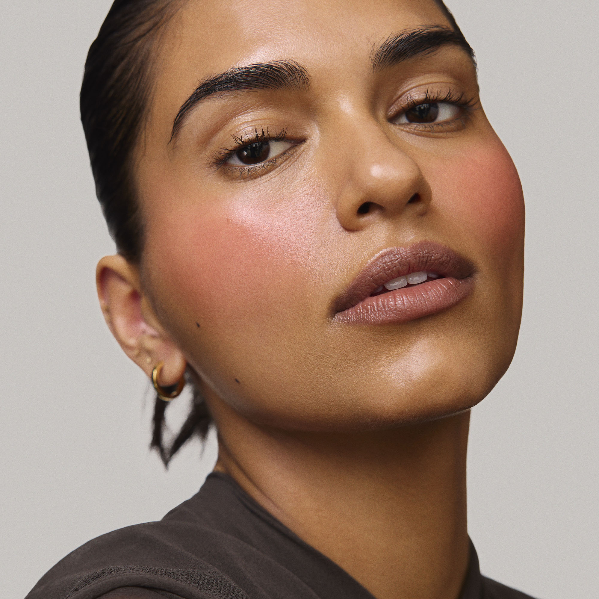 Master ||  Model is wearing Flush Balm in shade Lustiano.
