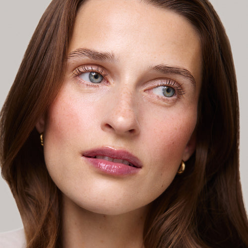 Twin Set | face::light | Model is wearing Shade Slick Sheen in Twin Set