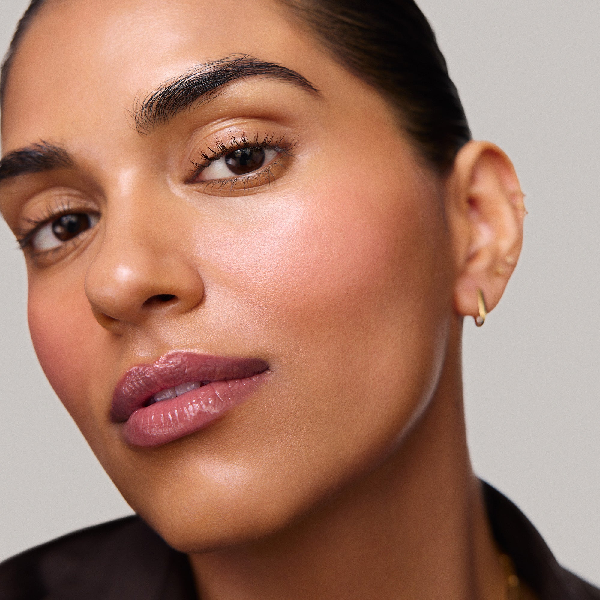 Twin Set | face::medium| Sejal is wearing Shade Slick Sheen in Twin Set