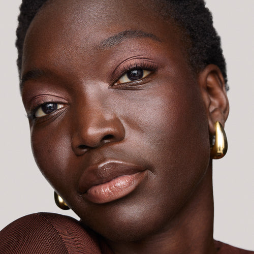 Master || Nya is wearing Solo Shadow Sheen in Matchbook.