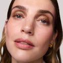 Master || Astrid is wearing Solo Shadow Sheen in Sartorial