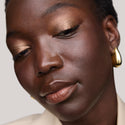 Master || Nya is wearing Solo Shadow Sheen in Sartorial