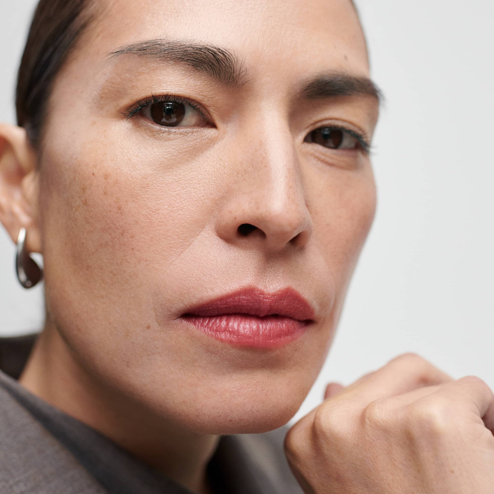 Maison | face::medium | Nanda wears Signature Lip Matte in Maison