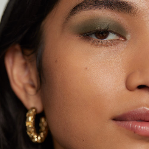 Viper | face::medium |  Model is wearing Solo Shadow in Shade Viper.
