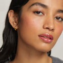 Mapleton | face::medium | Sumaya wears The Gelées in Mapleton
