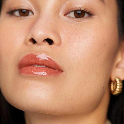 Marrakech | face::medium | Chi wears Shade Slick in Marrakech
