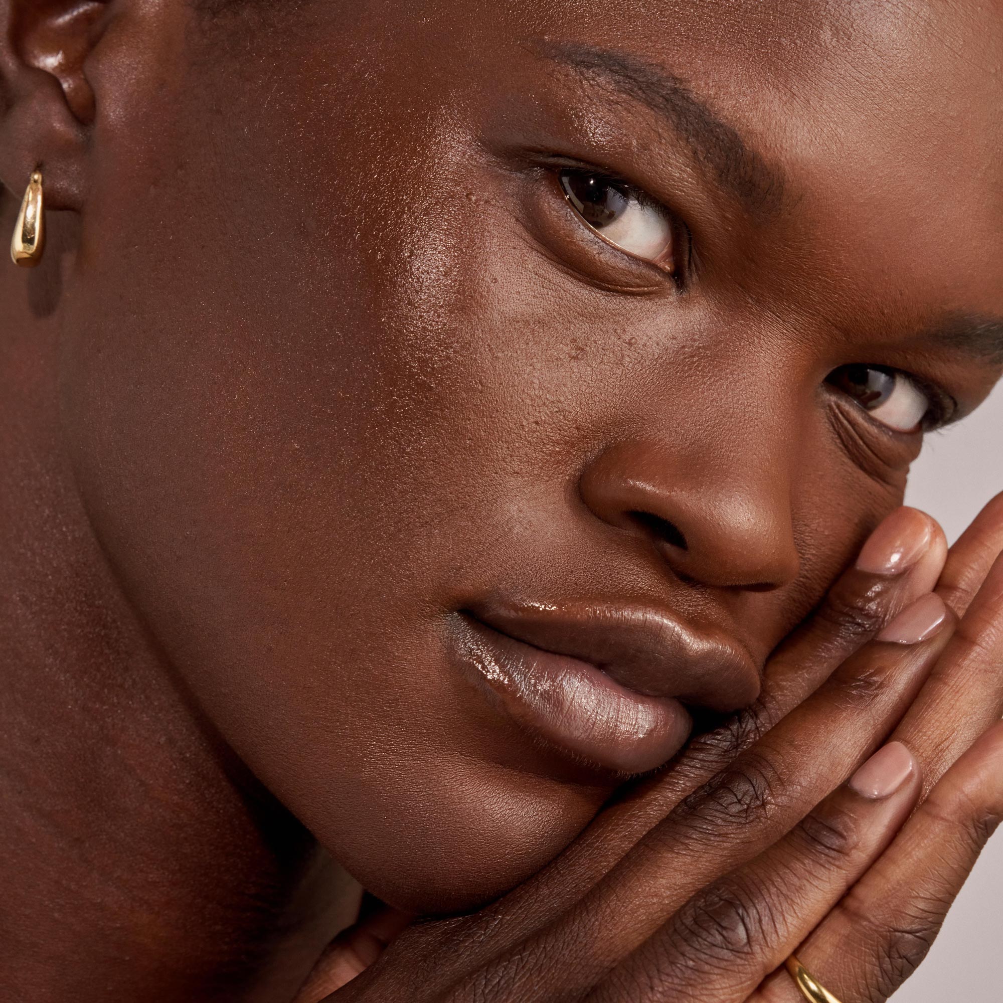 Master | | Image of Bronze Balm on Model.
